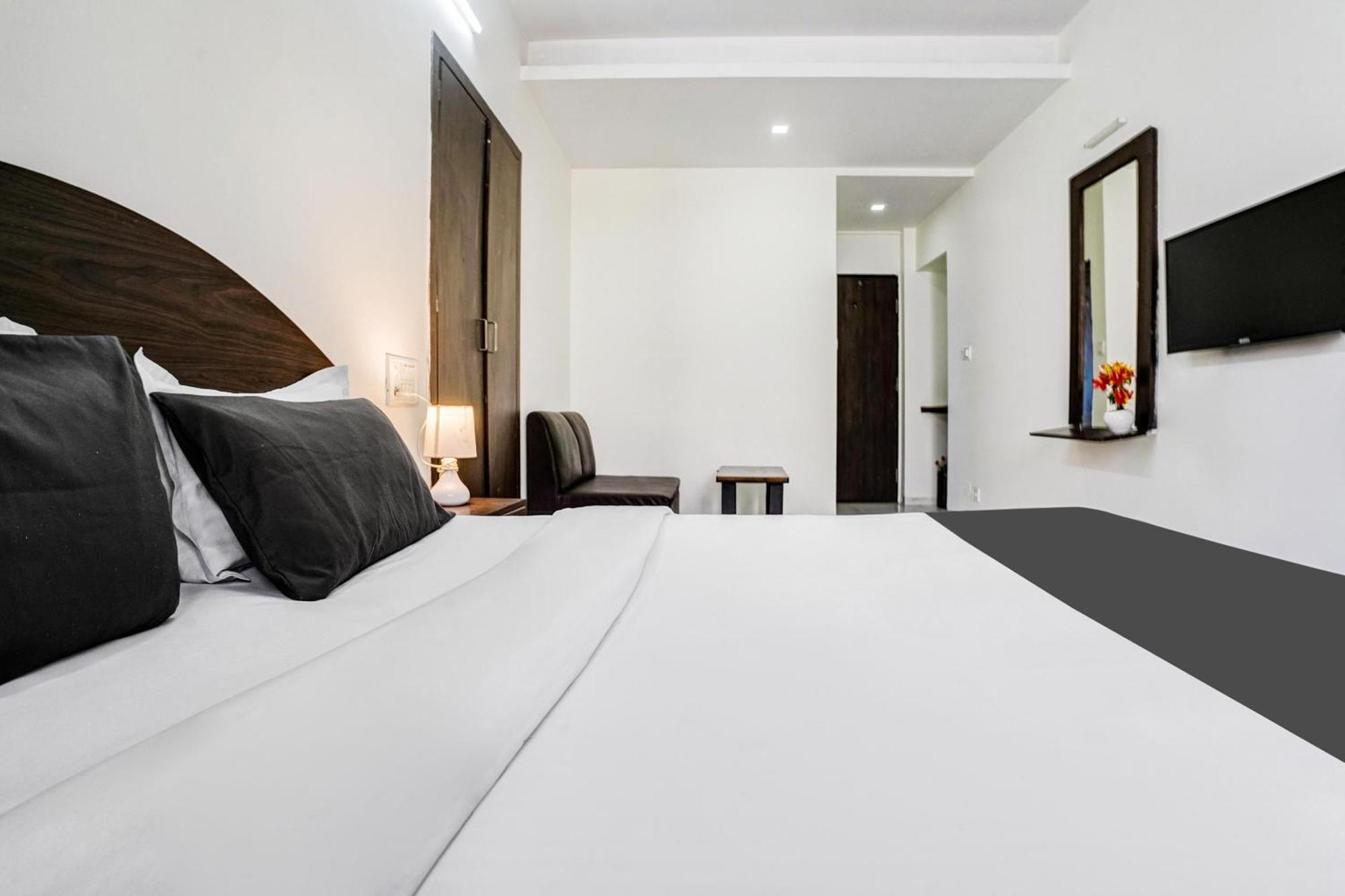 Super Hotel O Nashik Near Vijay Mamta Theatre Formerly Sahara Inn Exteriér fotografie