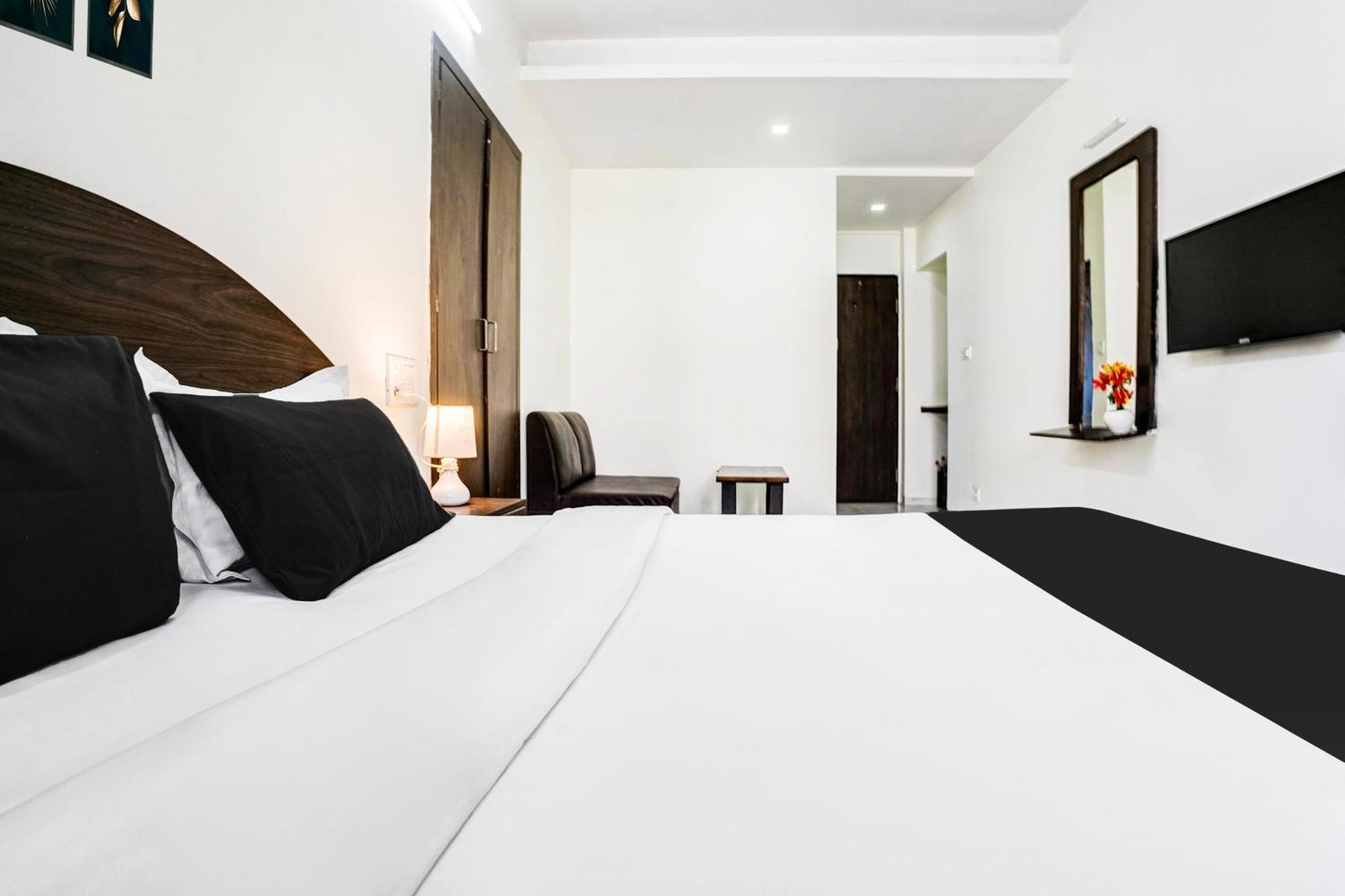 Super Hotel O Nashik Near Vijay Mamta Theatre Formerly Sahara Inn Exteriér fotografie